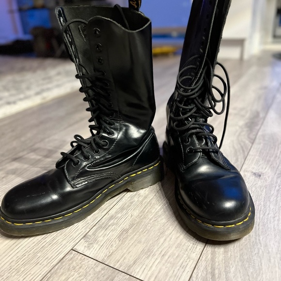 Calf length black leather  Dr.Martens size 7 - Picture 4 of 4